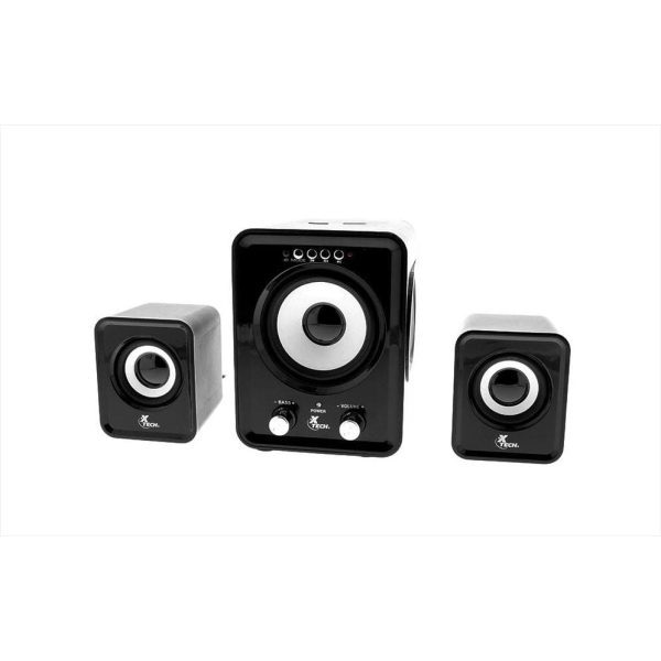 Parlantes Xtech XTS375 - Negro y blanco - Entrada auxiliar, reproducción de audio vía USB y SD - Control remoto con batería incluida - Máxima potencia de salida (RMS): 3W cada uno - Impedancia: 4 Ohm - Sensibilidad: 83dB - Subwoofer